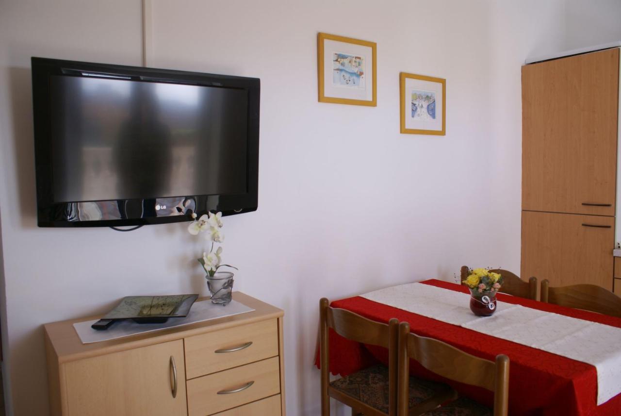 Apartment Nevenka Krk Town Eksteriør billede