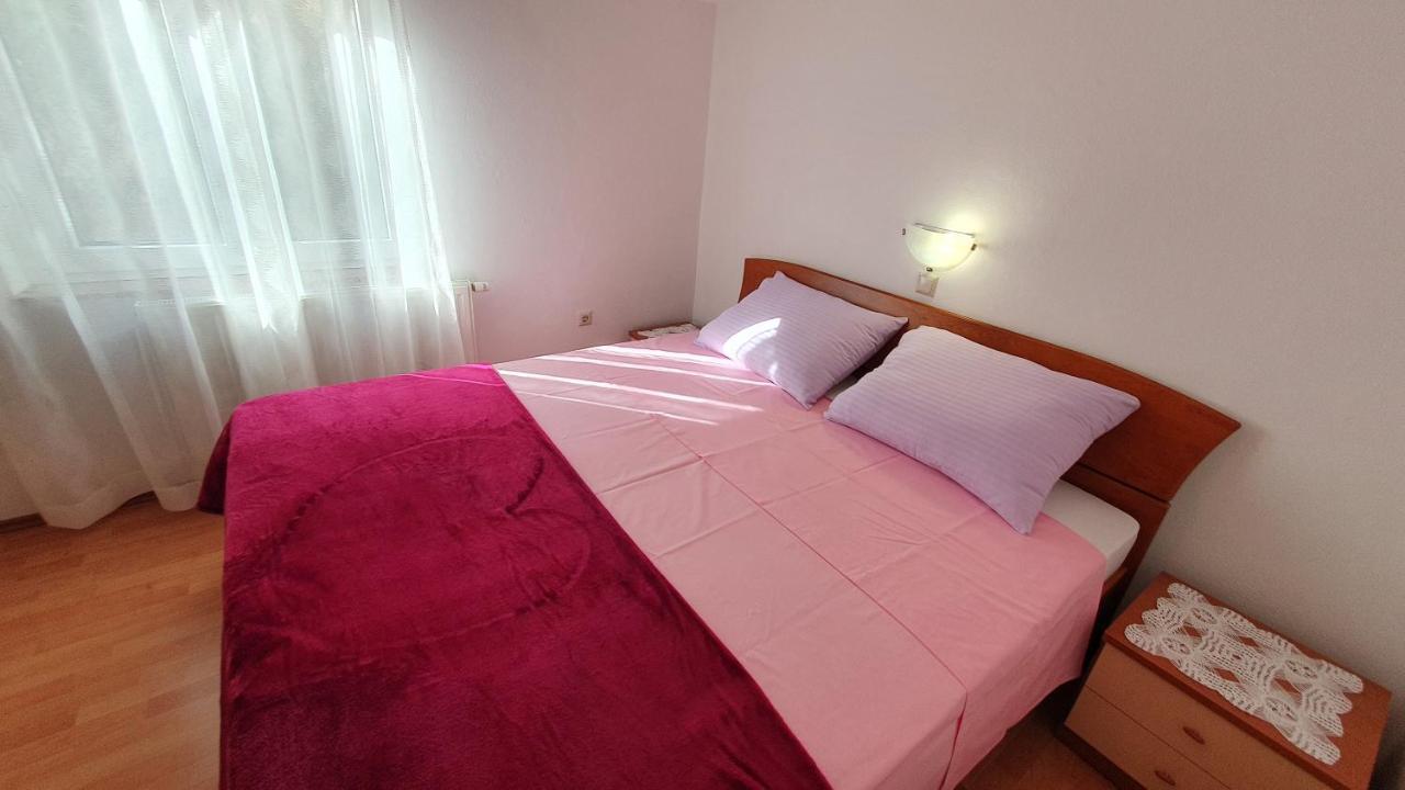 Apartment Nevenka Krk Town Eksteriør billede