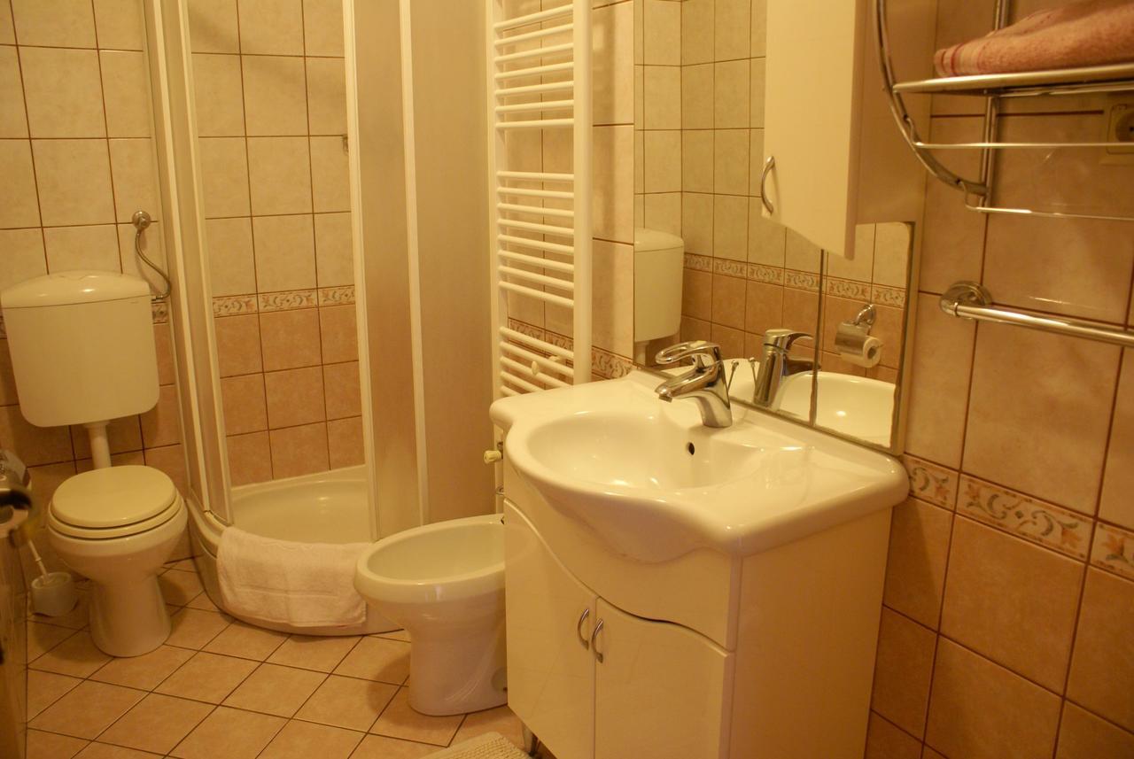 Apartment Nevenka Krk Town Eksteriør billede